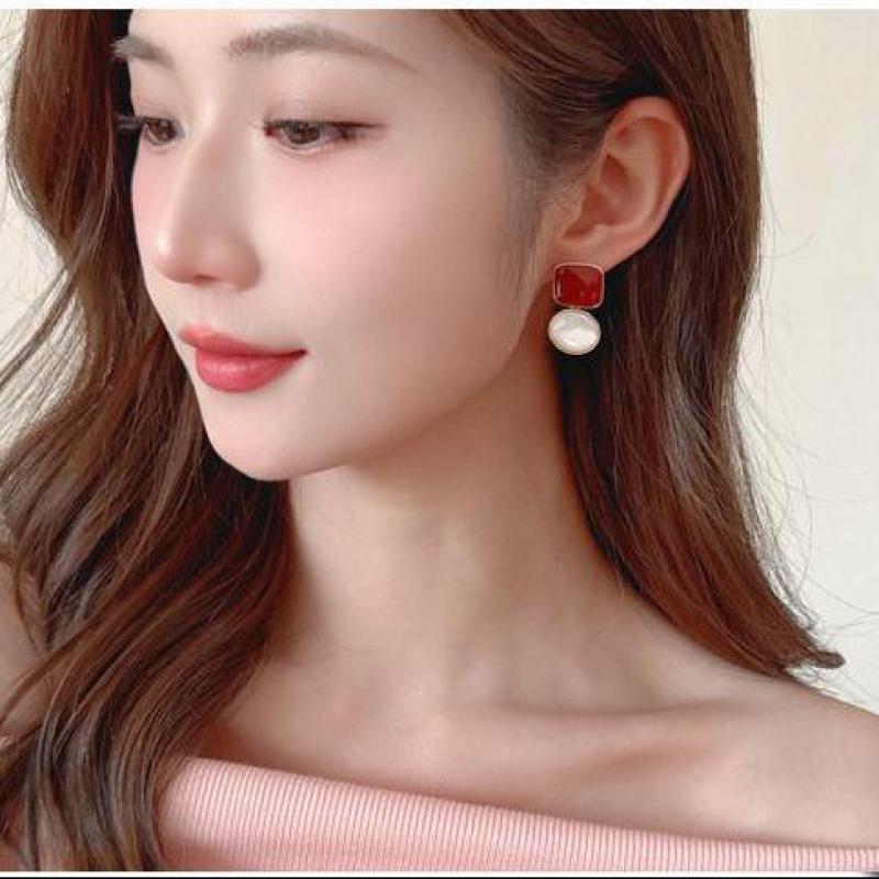925 Silver Needle Vintage Red  - Pearl Stud Earrings ulasan dan harga